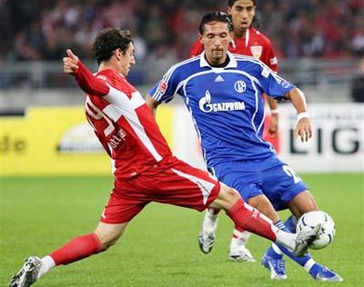 中锋通过与 中锋通过与